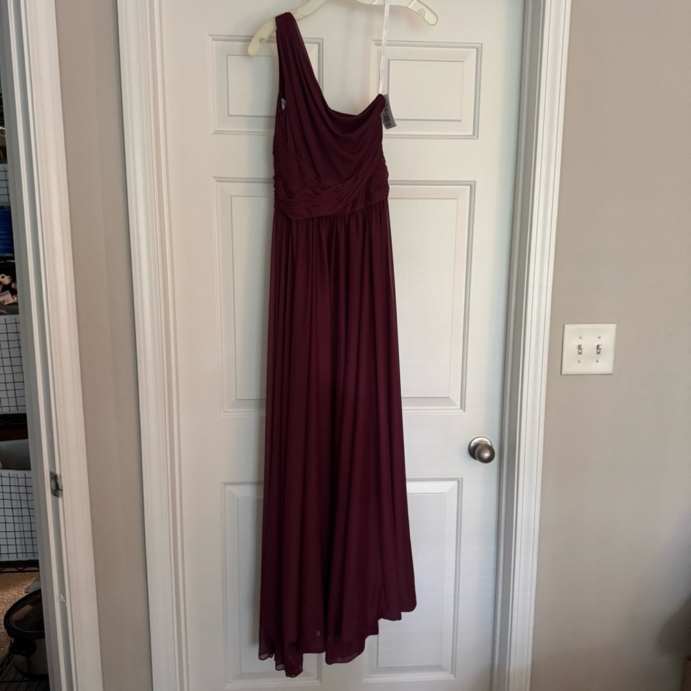 Elegant Burgundy One-Shoulder Dress